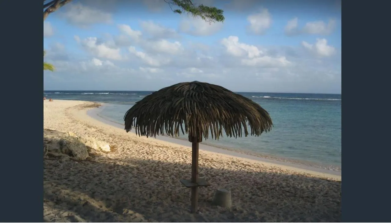 Jolie studio meublé avec petite vue mer Saint-Francois  0*, Saint-Francois (Grande-Terre)