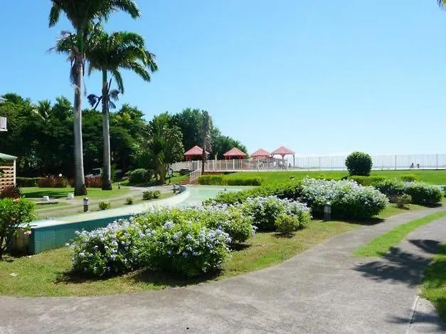 Jolie studio meublé avec petite vue mer Saint-Francois  Saint-Francois (Grande-Terre)