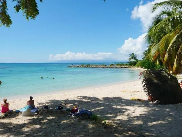 Jolie studio meublé avec petite vue mer Saint-Francois  0*, Saint-Francois (Grande-Terre)